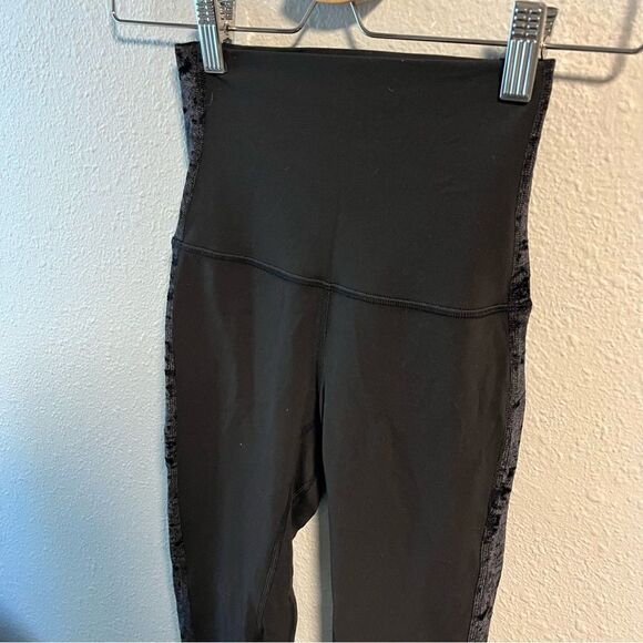 Lululemon Align Super High-Rise Crop *Crushed Velvet
Black - Picture 8 of 10